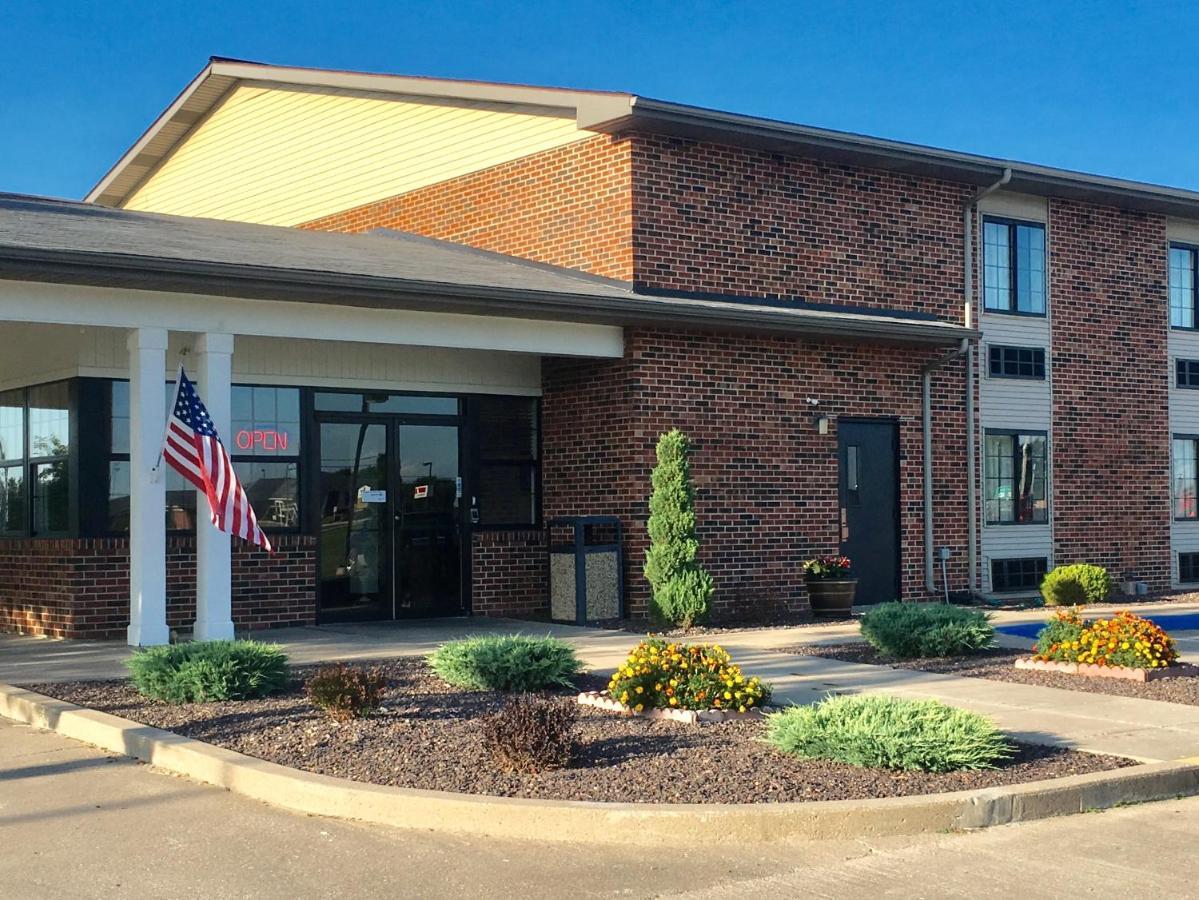 Fairbridge Inn Express Monroe City Exteriör bild