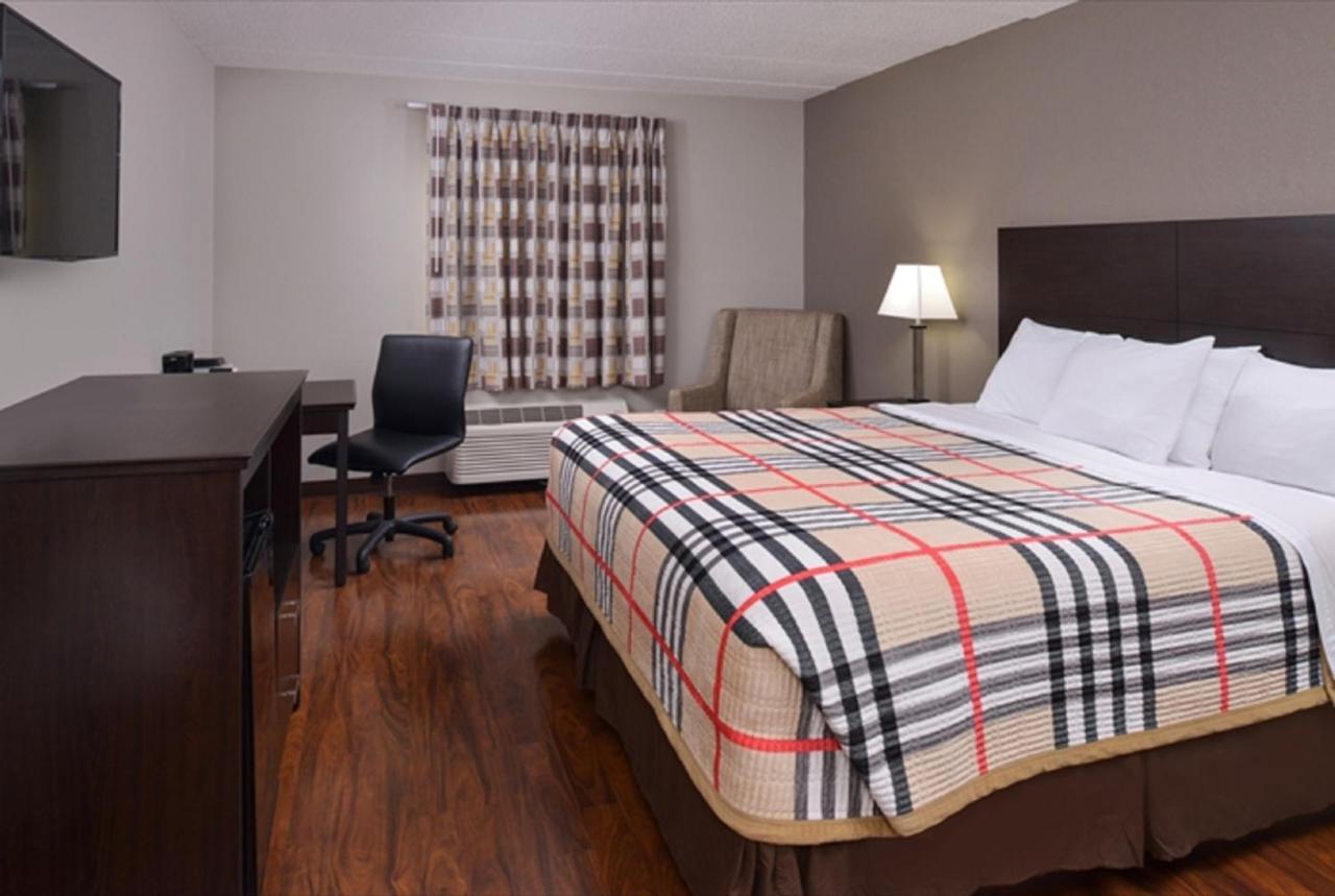 Fairbridge Inn Express Monroe City Exteriör bild